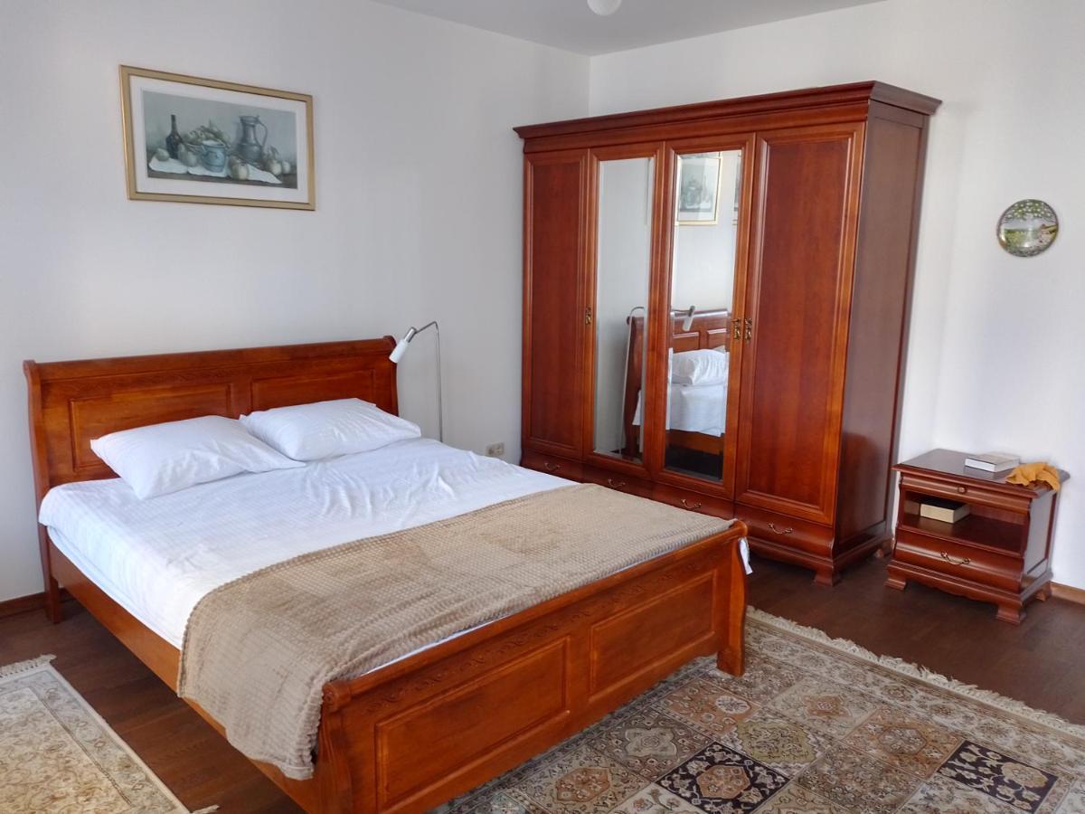 Premium Class Apartment, Free Parking, Maximum 5 Guests, 2 Bedrooms, 3 Beds Appartement Riga